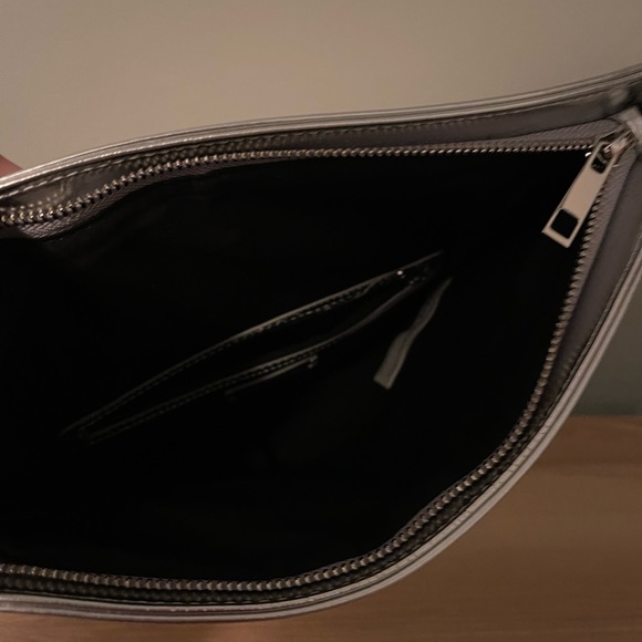 Silver “Forever 21” clutch - Picture 4 of 4